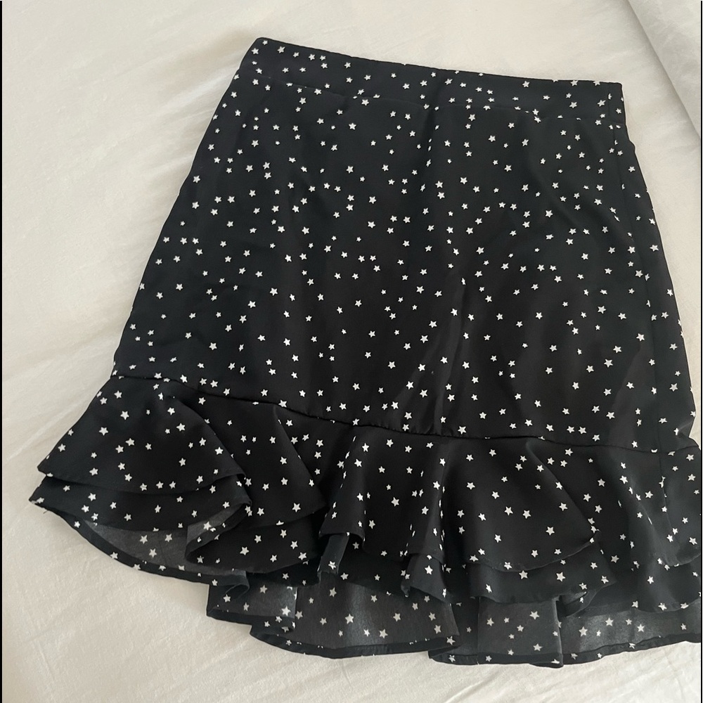 Adorable Black and white star skirt!!
